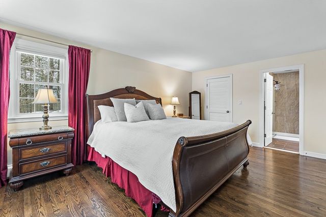 40 Pinewood Rd, Wellesley, MA 02482