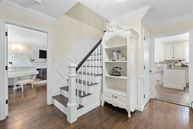 40 Pinewood Rd, Wellesley, MA 02482