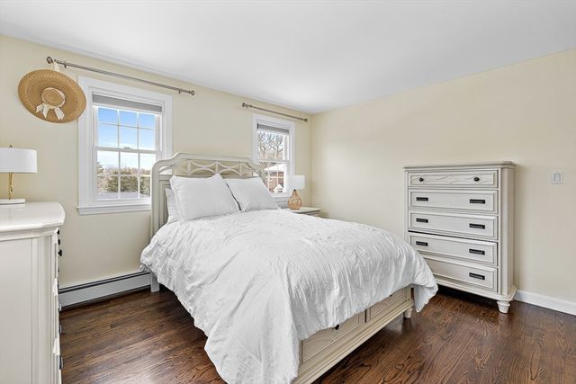 40 Pinewood Rd, Wellesley, MA 02482