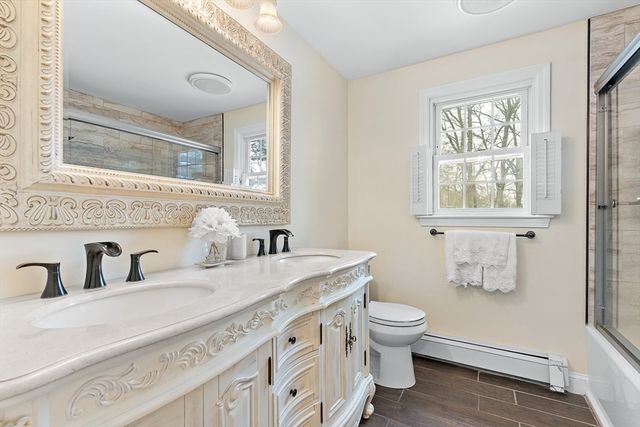 40 Pinewood Rd, Wellesley, MA 02482