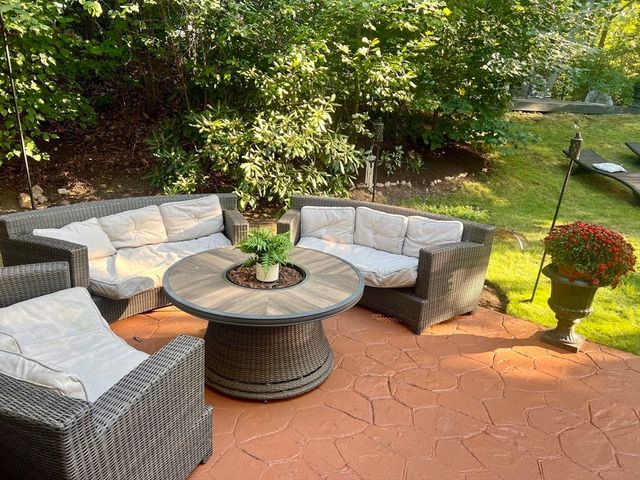 40 Pinewood Rd, Wellesley, MA 02482