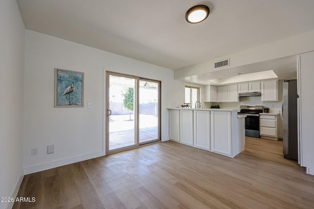 5439 W DESERT COVE Avenue, Glendale, AZ 85304