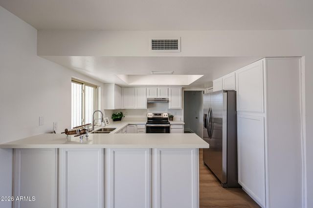 5439 W DESERT COVE Avenue, Glendale, AZ 85304