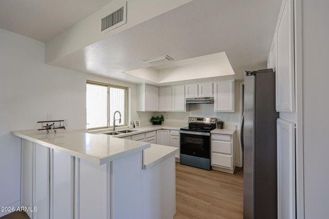 5439 W DESERT COVE Avenue, Glendale, AZ 85304