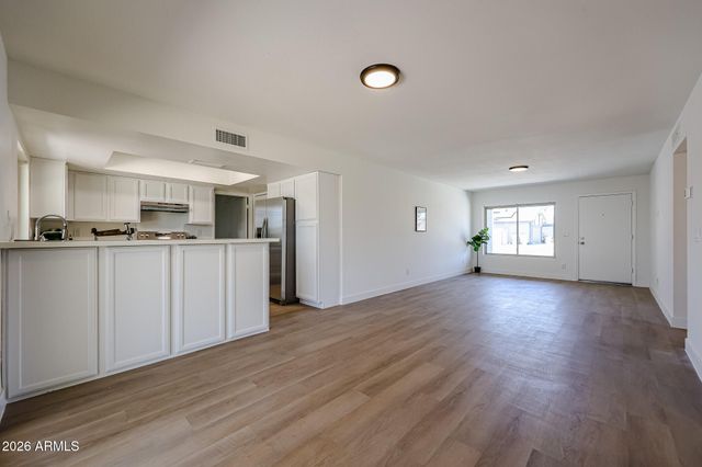 5439 W DESERT COVE Avenue, Glendale, AZ 85304