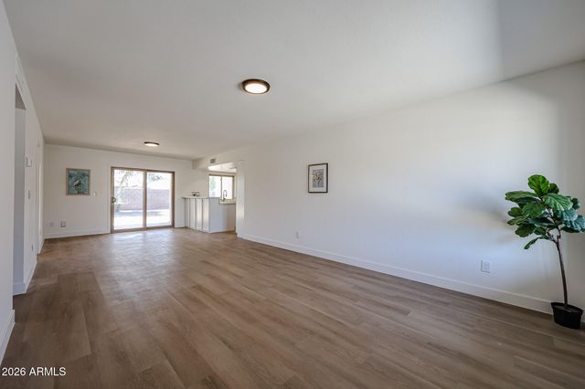 5439 W DESERT COVE Avenue, Glendale, AZ 85304