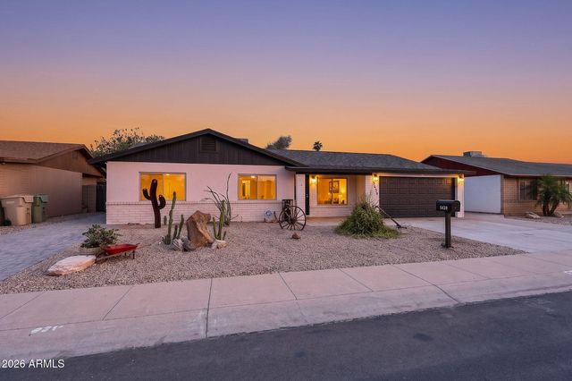 5439 W DESERT COVE Avenue, Glendale, AZ 85304