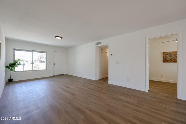 5439 W DESERT COVE Avenue, Glendale, AZ 85304