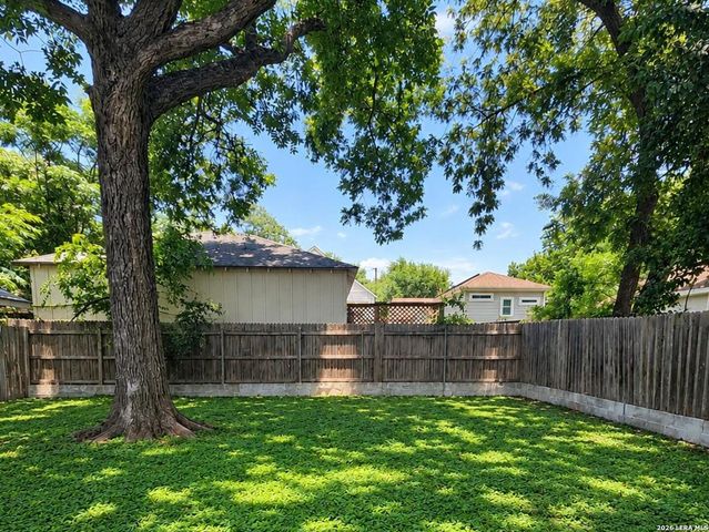 219 N Argo Ave, San Antonio, TX 78209