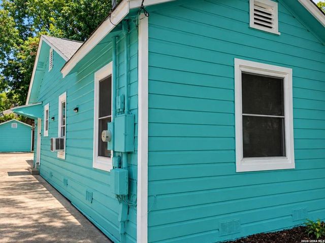 219 N Argo Ave, San Antonio, TX 78209