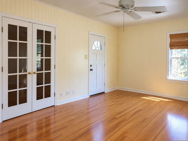 219 N Argo Ave, San Antonio, TX 78209