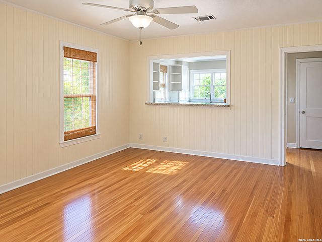 219 N Argo Ave, San Antonio, TX 78209