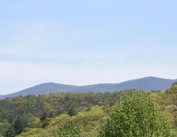 156 Flat Rock Spur, Blairsville, GA 30512