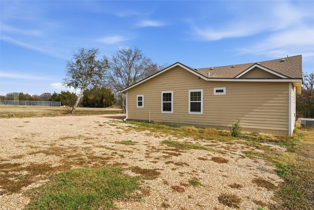 312 N Houston Street, Lorena, TX 76655