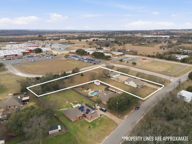 312 N Houston Street, Lorena, TX 76655