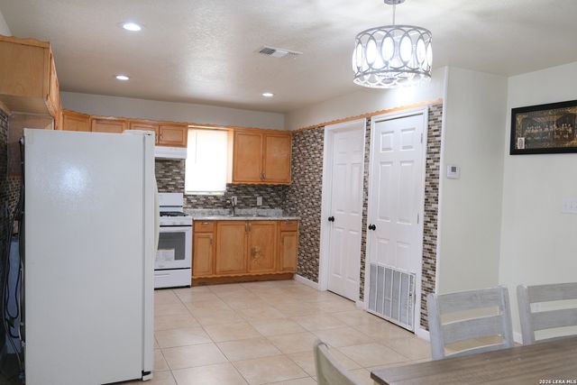 815 BRADY BLVD, San Antonio, TX 78207