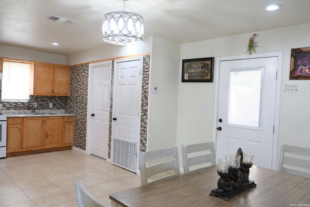 815 BRADY BLVD, San Antonio, TX 78207