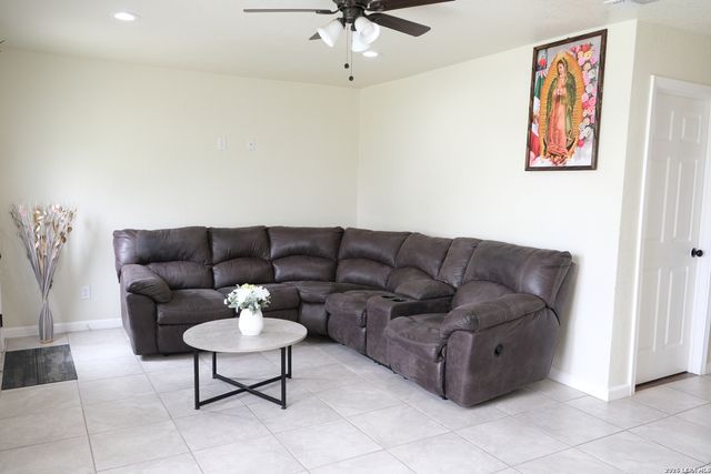 815 BRADY BLVD, San Antonio, TX 78207