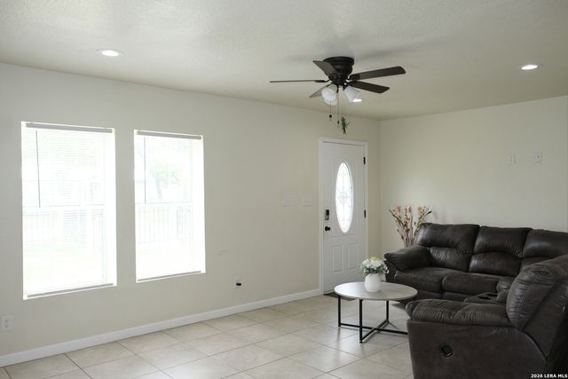 815 BRADY BLVD, San Antonio, TX 78207