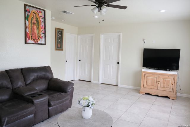 815 BRADY BLVD, San Antonio, TX 78207