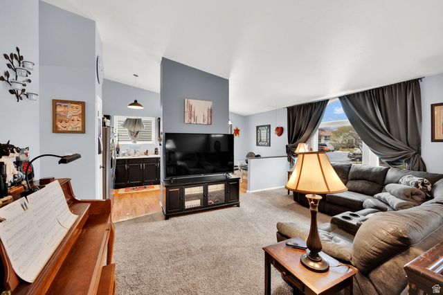 7947 S LINTON DR, West Jordan, UT 84088