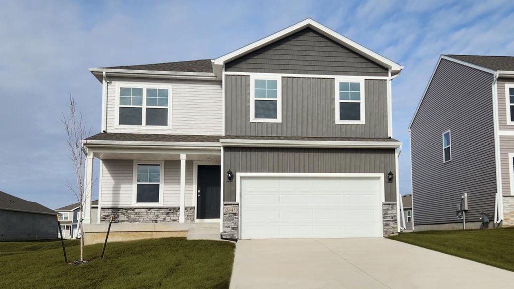 2810 Birchwood Drive, Norwalk, IA 50211