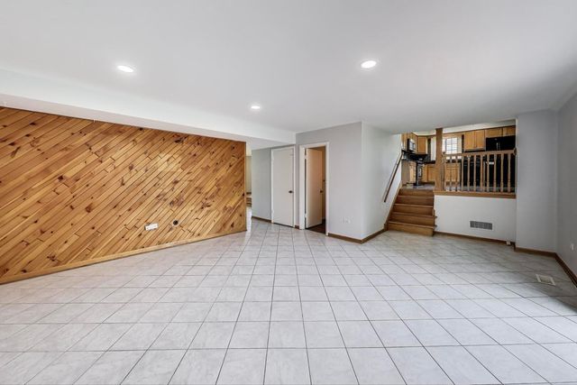 1912 E Camp Mcdonald Road, Mount Prospect, IL 60056