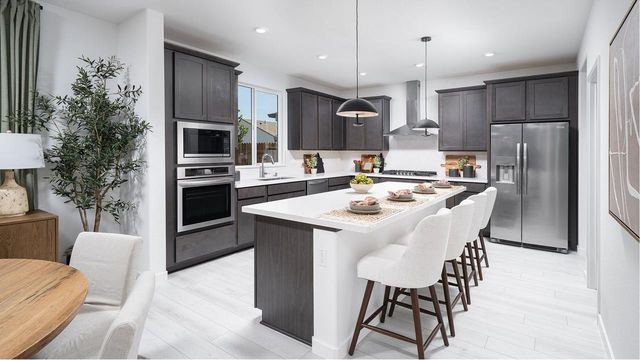 7404 Emmy Way, Sacramento, CA 95829