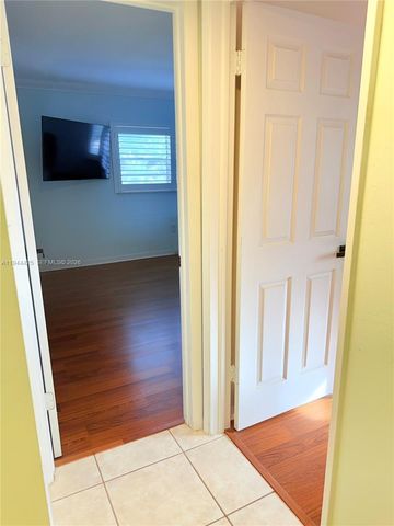 8951 N New River Canal Rd 2D, Plantation, FL 33324