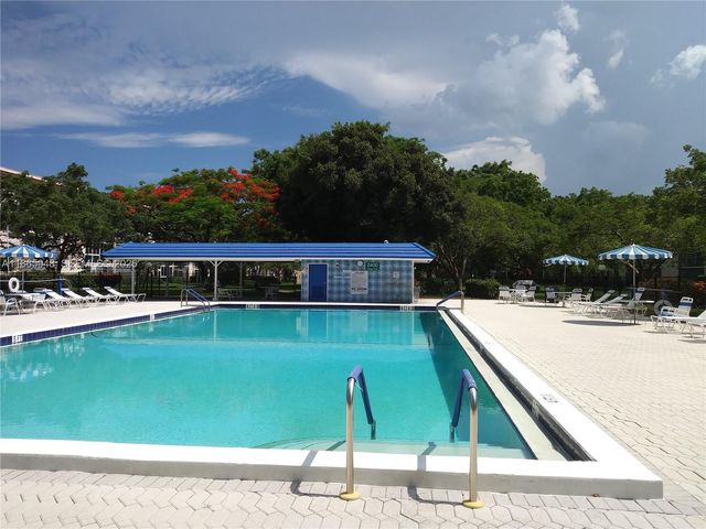 2405 Antigua Circle M4, Coconut Creek, FL 33066