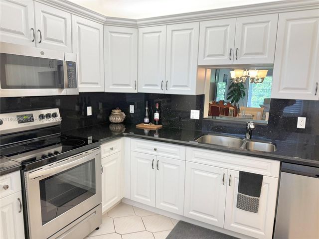 2405 Antigua Circle M4, Coconut Creek, FL 33066