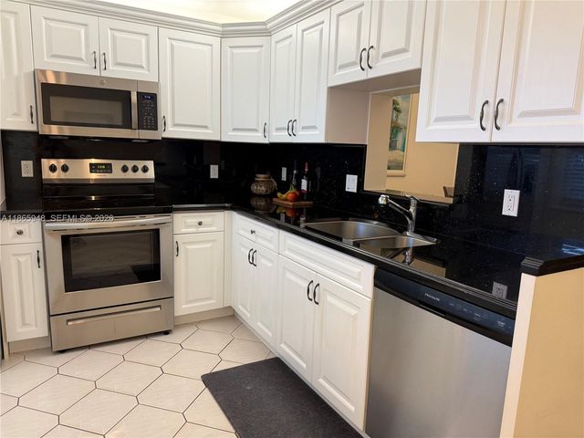 2405 Antigua Circle M4, Coconut Creek, FL 33066