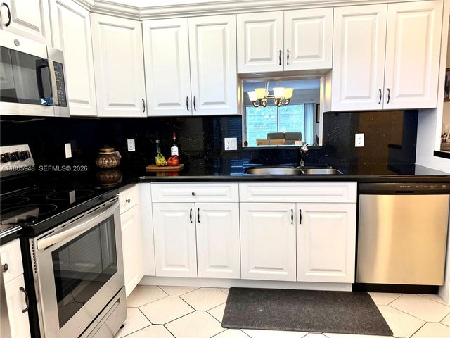 2405 Antigua Circle M4, Coconut Creek, FL 33066