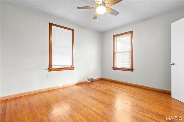 6837 Bradley Avenue, St Louis, MO 63139