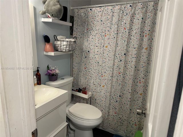 5700 SW 54th Terrace, Davie, FL 33314