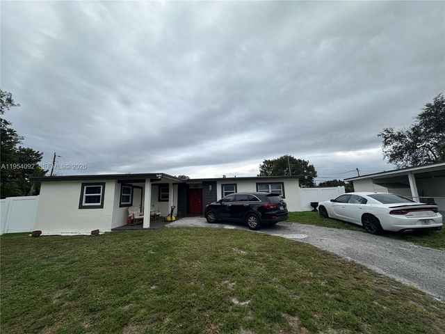 5700 SW 54th Terrace, Davie, FL 33314