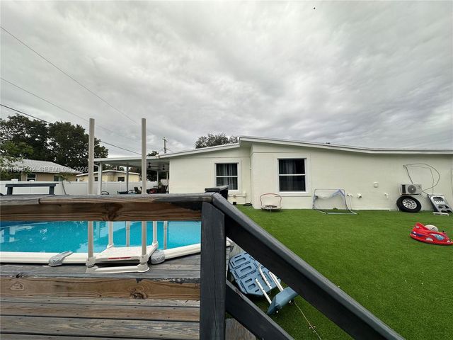 5700 SW 54th Terrace, Davie, FL 33314