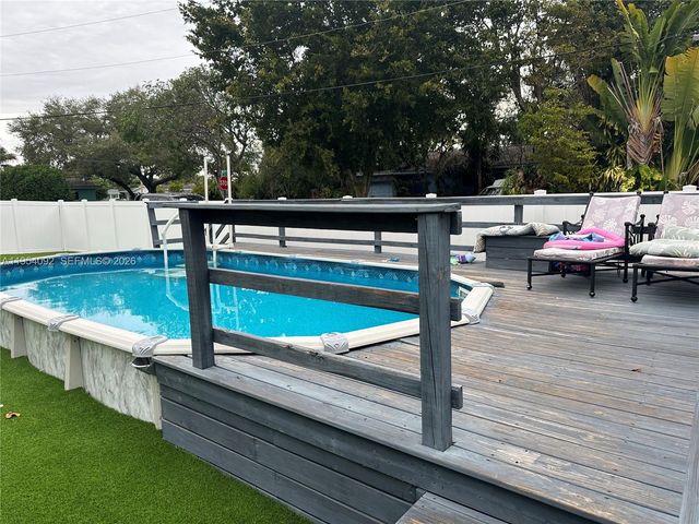 5700 SW 54th Terrace, Davie, FL 33314