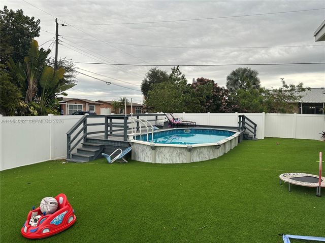 5700 SW 54th Terrace, Davie, FL 33314