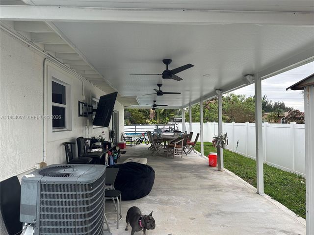 5700 SW 54th Terrace, Davie, FL 33314