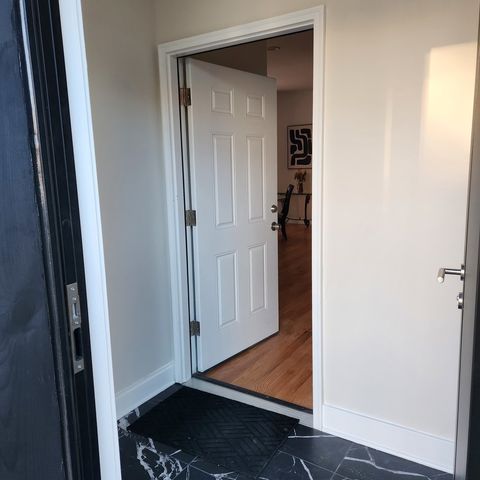 6350 S Champlain Avenue, Chicago, IL 60637