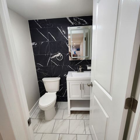 6350 S Champlain Avenue, Chicago, IL 60637