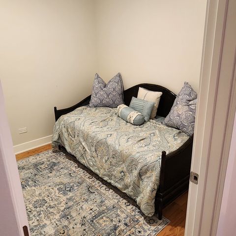 6350 S Champlain Avenue, Chicago, IL 60637