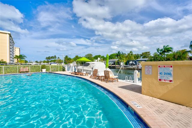 2000 NE 135th St 908, North Miami, FL 33181