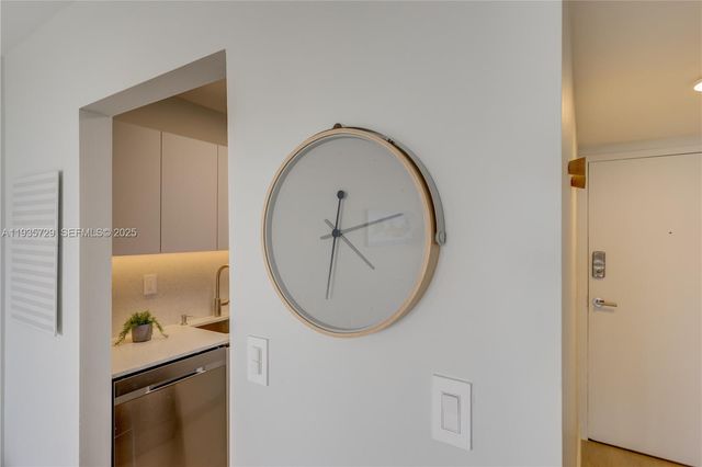 2000 NE 135th St 908, North Miami, FL 33181