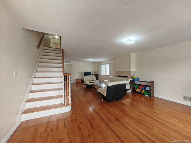 558 Eltingville Boulevard, Staten Island, NY 10312