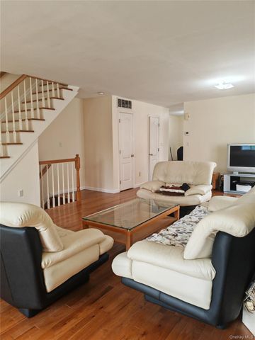 558 Eltingville Boulevard, Staten Island, NY 10312