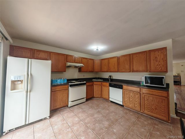558 Eltingville Boulevard, Staten Island, NY 10312