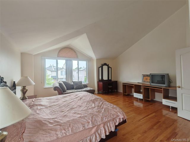 558 Eltingville Boulevard, Staten Island, NY 10312