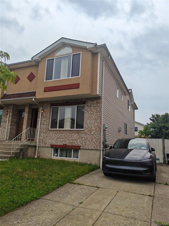 558 Eltingville Boulevard, Staten Island, NY 10312